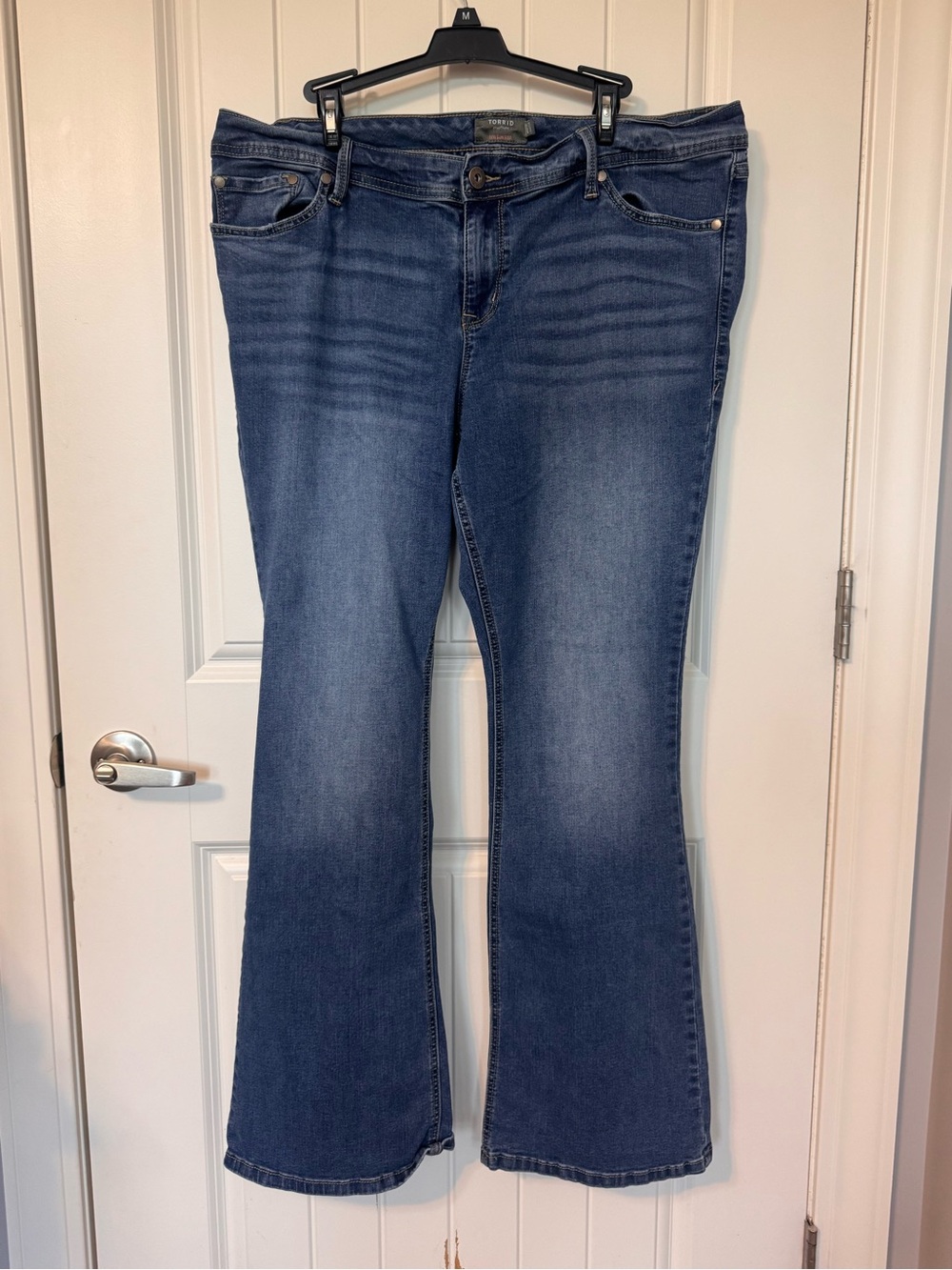 Torrid Luxe Slim Boot Jeans Size 18R Medium Wash‎ Stretch Denim